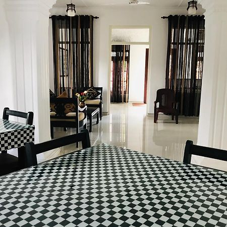 Bon Voyaage Tourist Inn Trincomalee Esterno foto