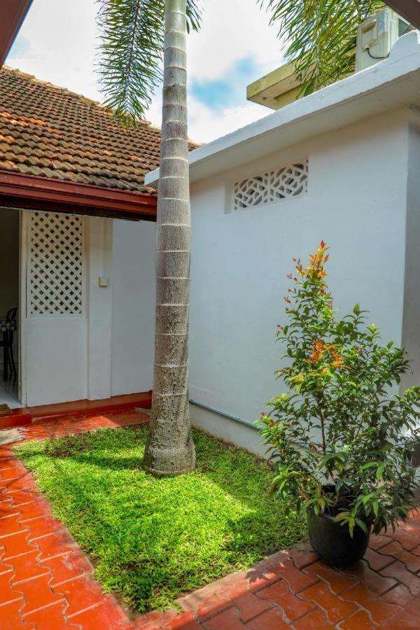 Bon Voyaage Tourist Inn Trincomalee Esterno foto