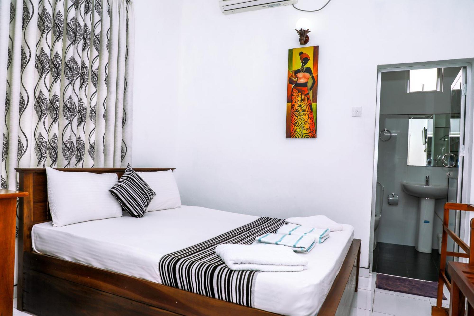 Bon Voyaage Tourist Inn Trincomalee Esterno foto