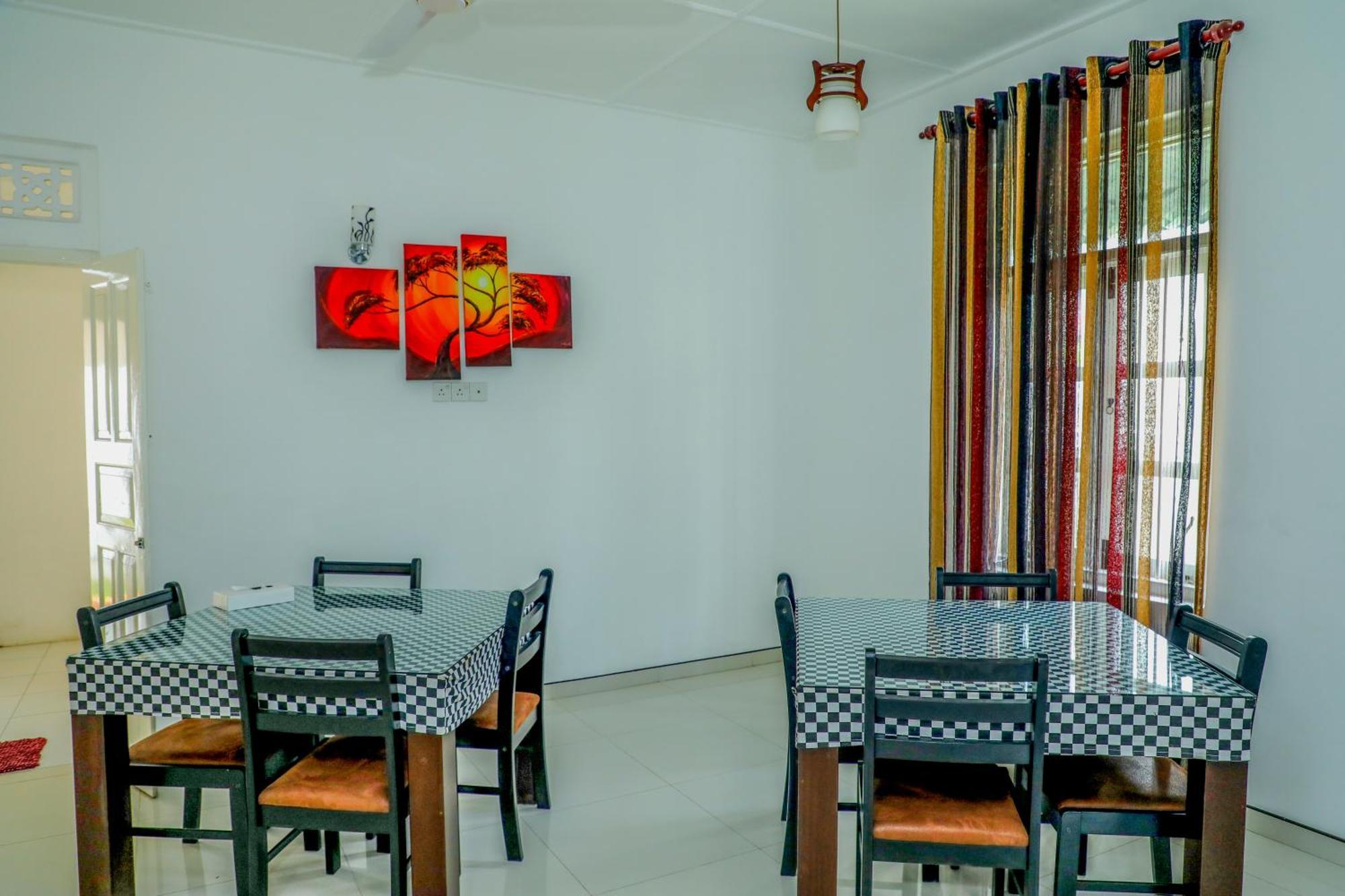Bon Voyaage Tourist Inn Trincomalee Esterno foto