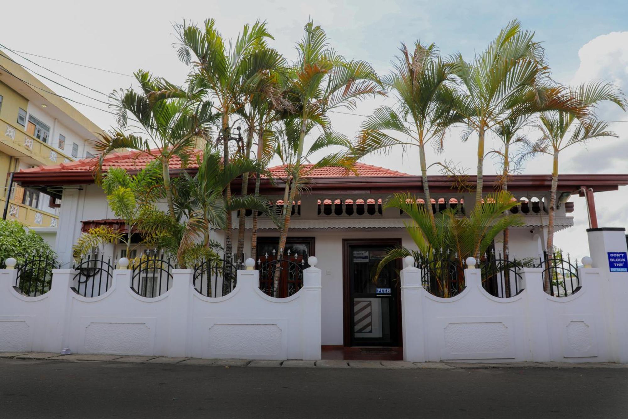 Bon Voyaage Tourist Inn Trincomalee Esterno foto