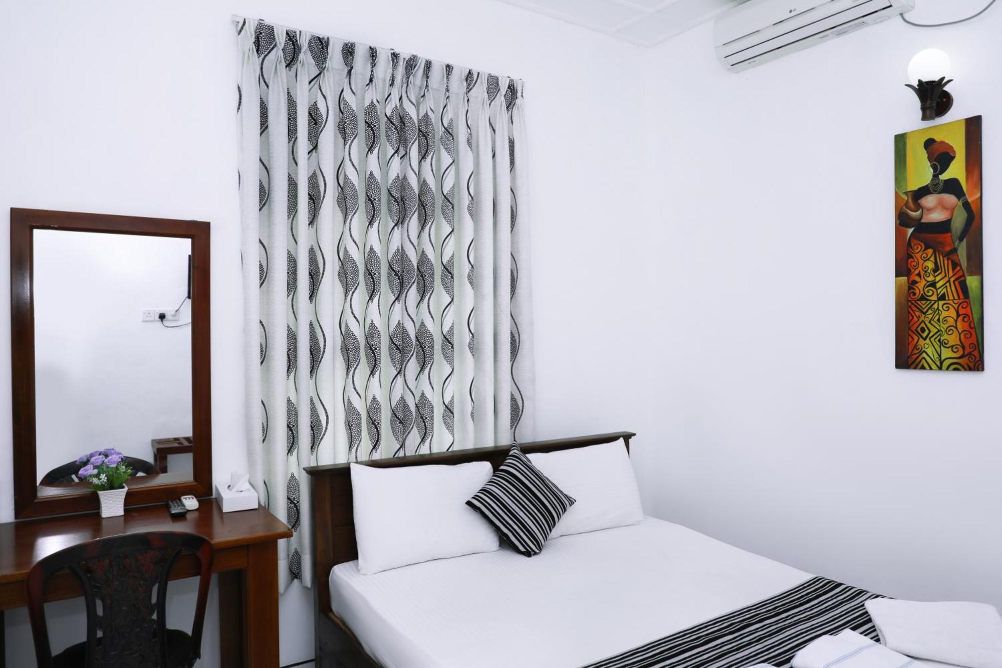 Bon Voyaage Tourist Inn Trincomalee Esterno foto