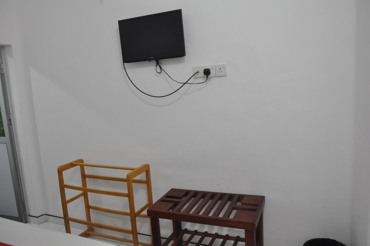 Bon Voyaage Tourist Inn Trincomalee Esterno foto