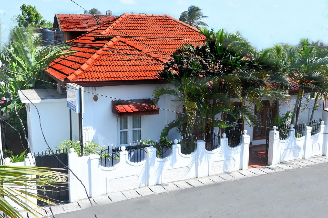 Bon Voyaage Tourist Inn Trincomalee Esterno foto